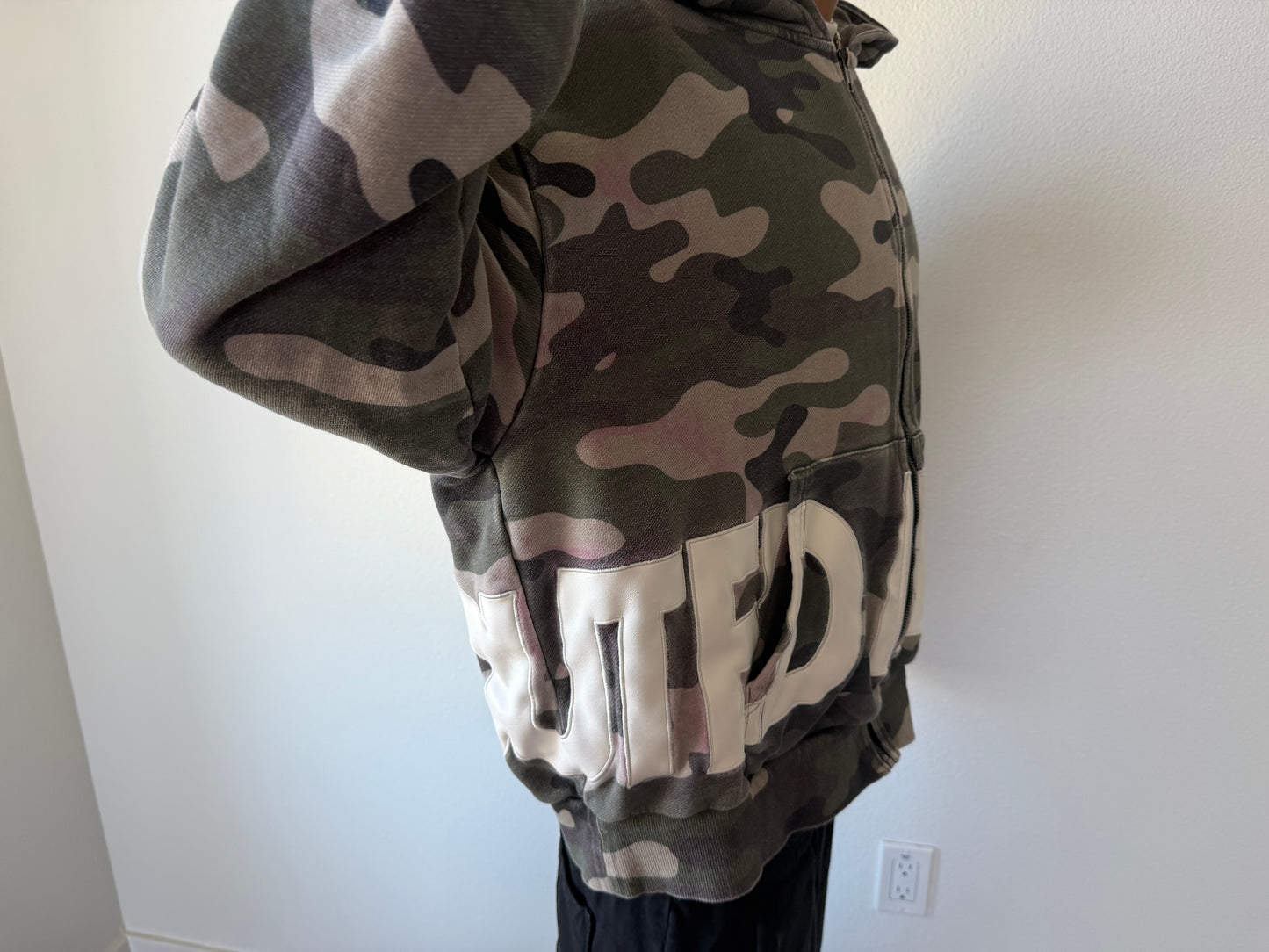 camozip0001